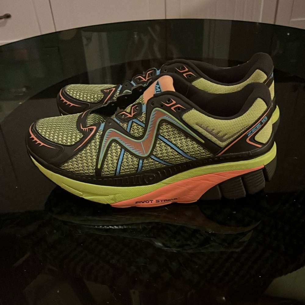 MBT Zee 16 Green and Black Athletic Shoes